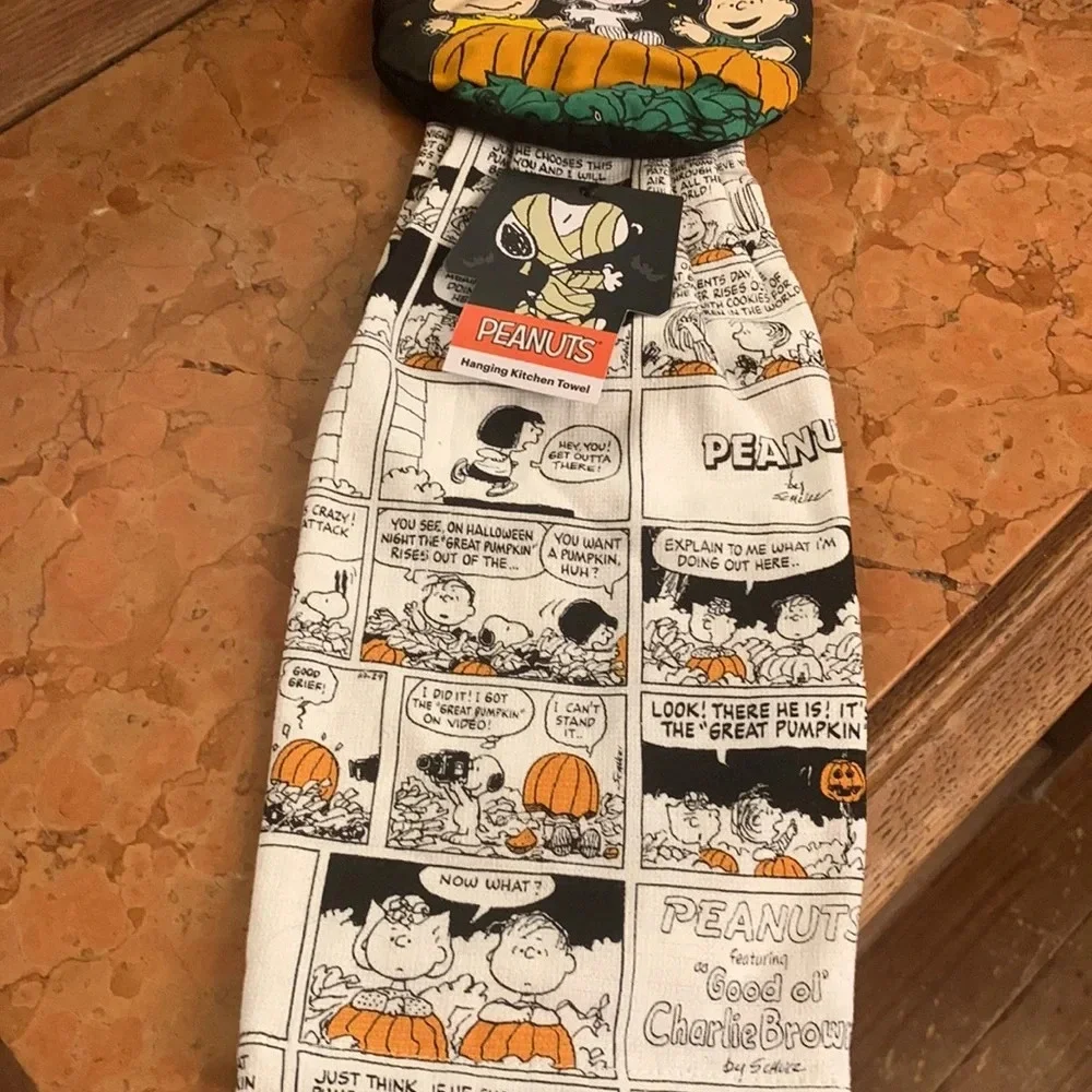 Peanuts Snoopy The Great Pumpkin Halloween Hanging Kitchen Towel NEW